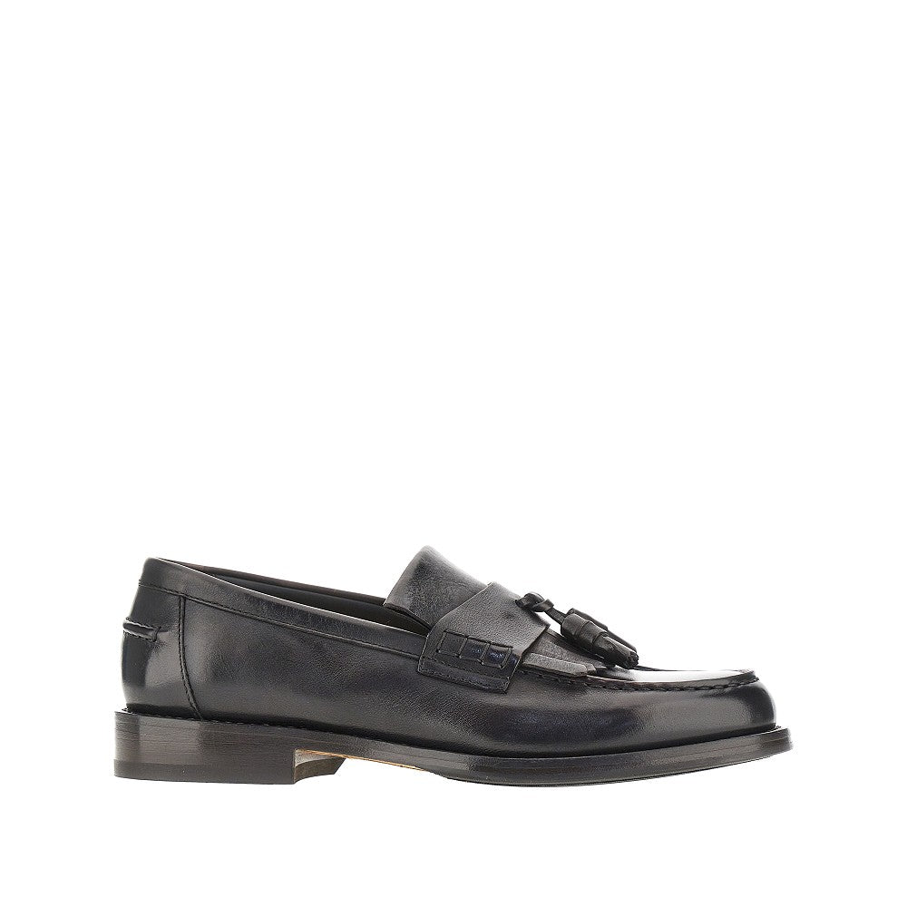 Leather loafers with tassels