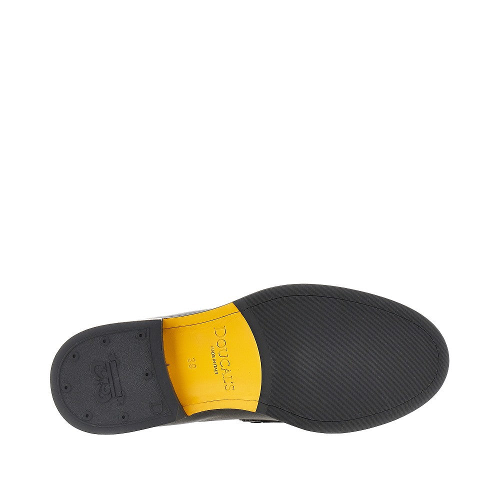 Leather loafers with tassels