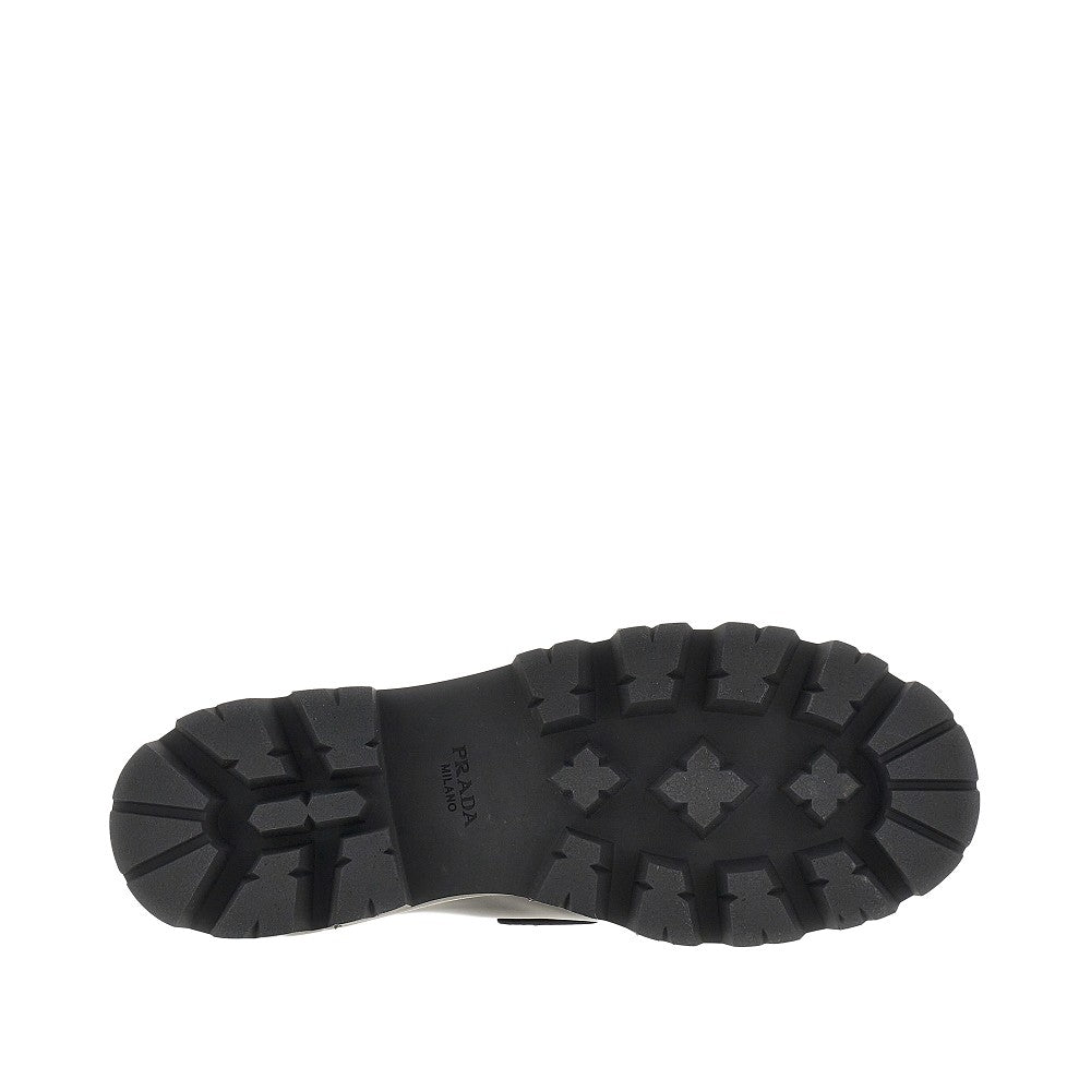 Leather loafers with lug sole