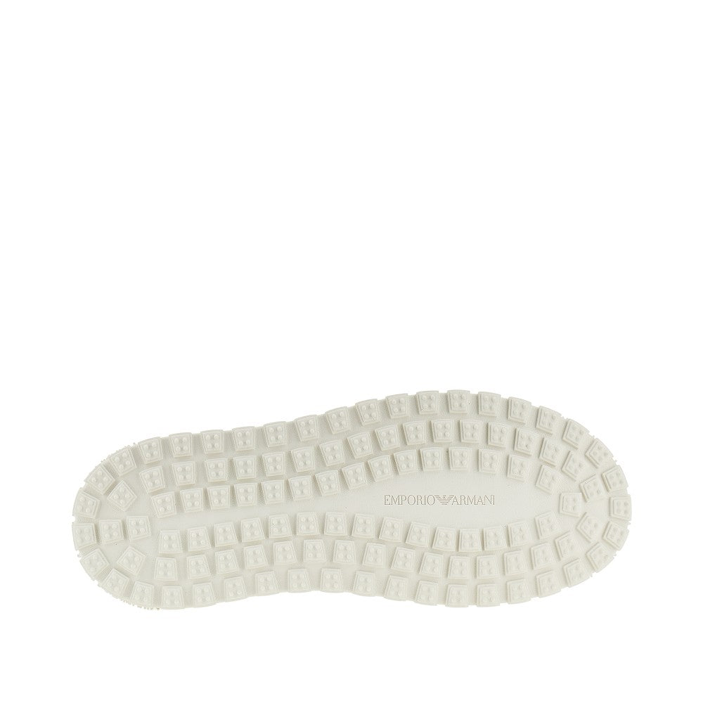 Sneakers in pelle con logo laterale