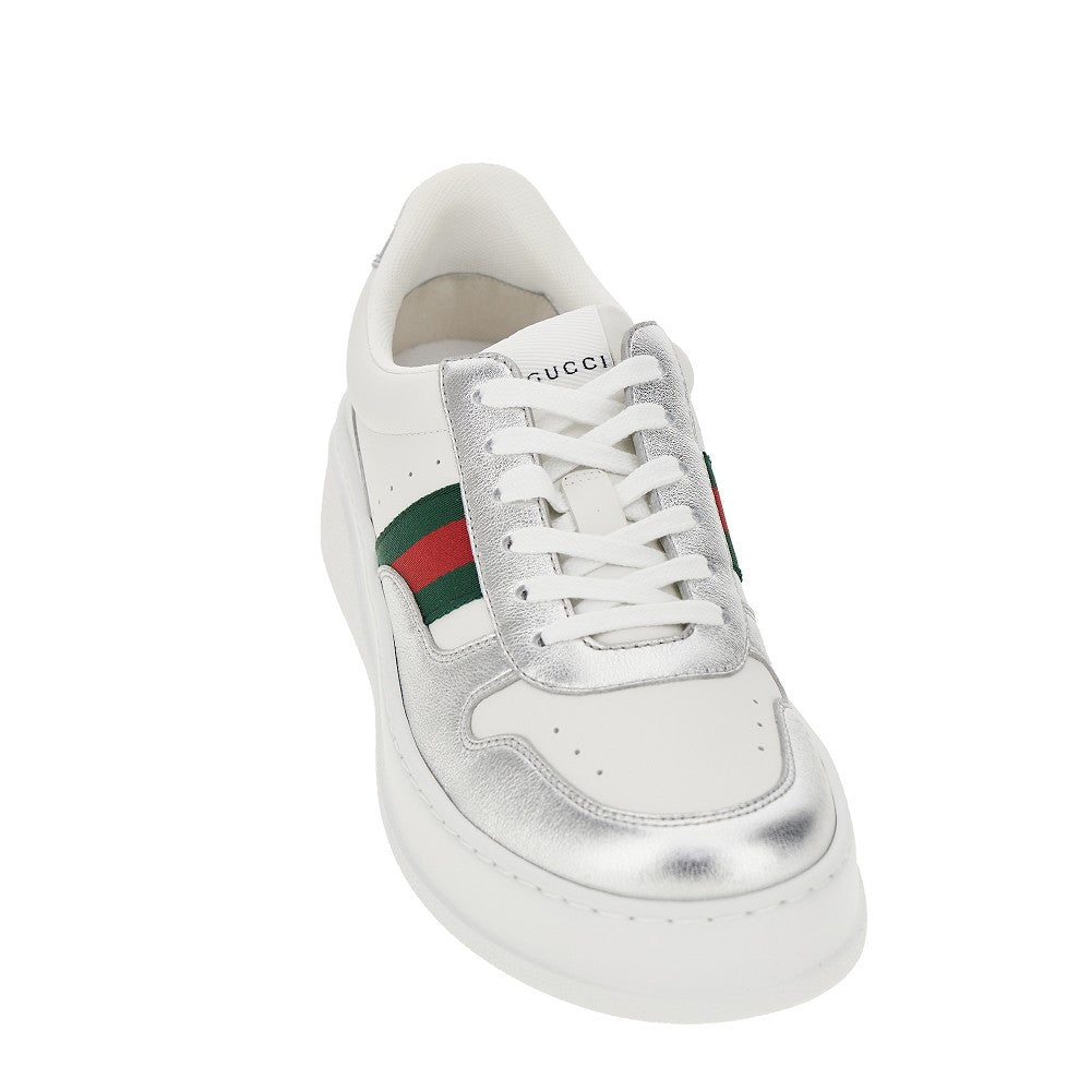 Sneakers in pelle con suola oversize