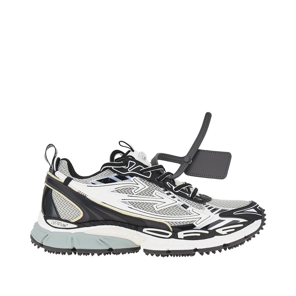 Sneakers 'Ow Be Right Back'