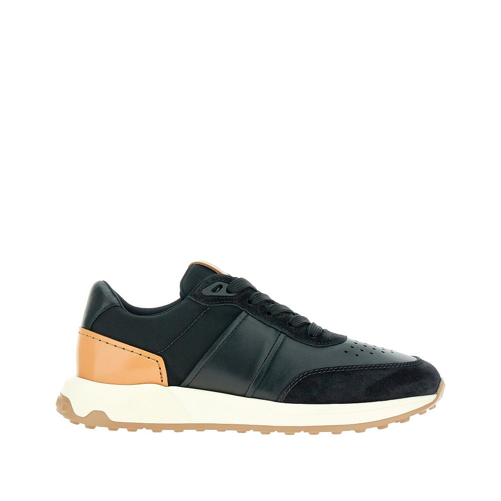 Sneakers in pelle e tessuto tecnico