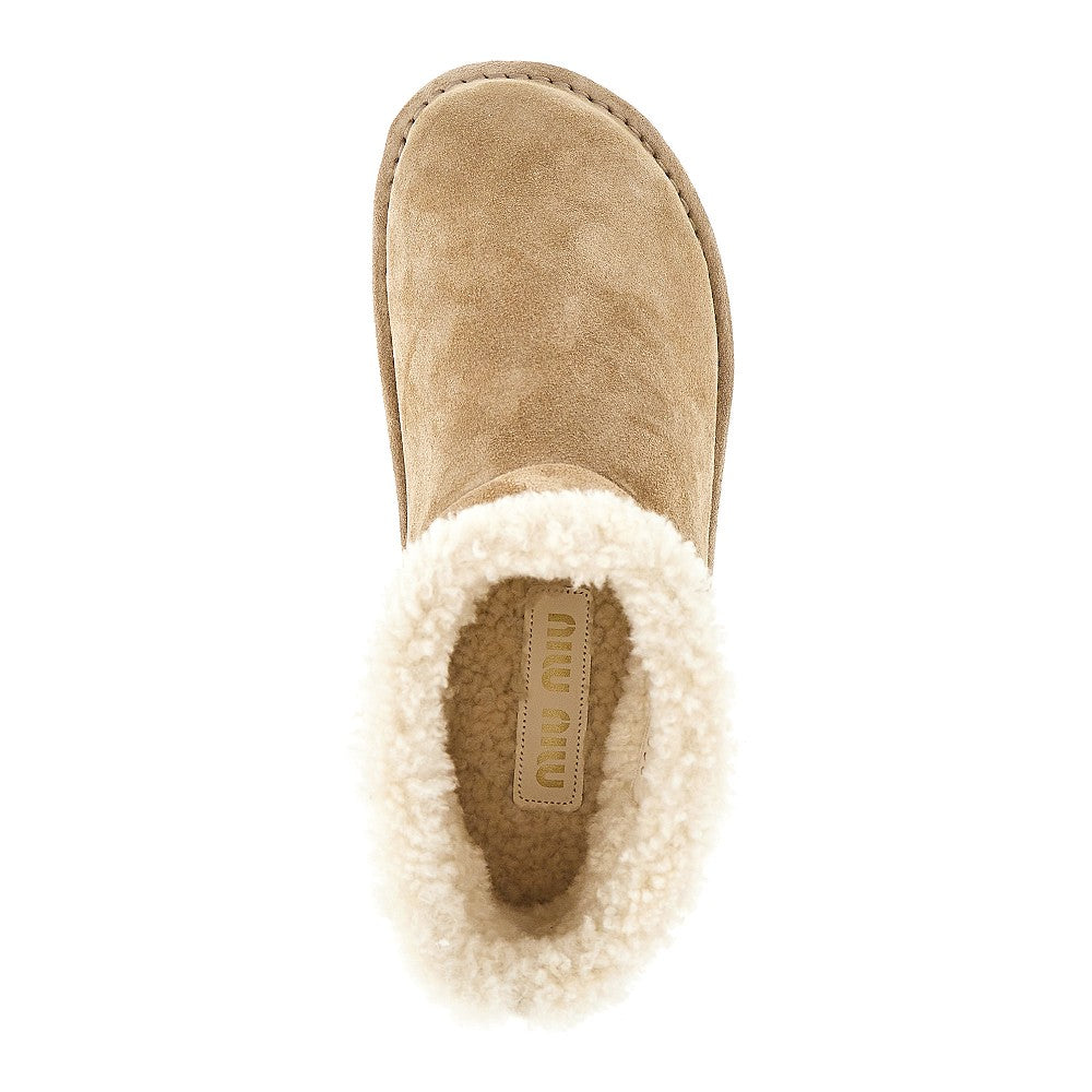 Suede leather ankle boots with logo