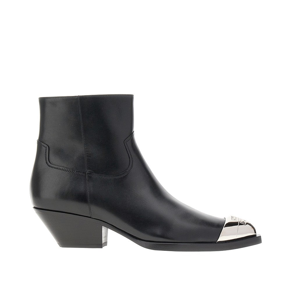 Leather ankle boots with metal toe