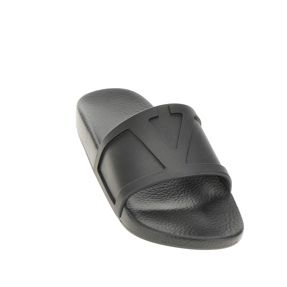 Slides 'Coolside' in gomma