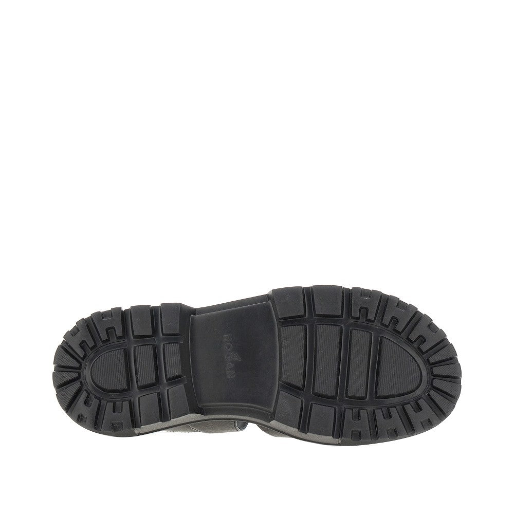 Leather sandals with lug sole