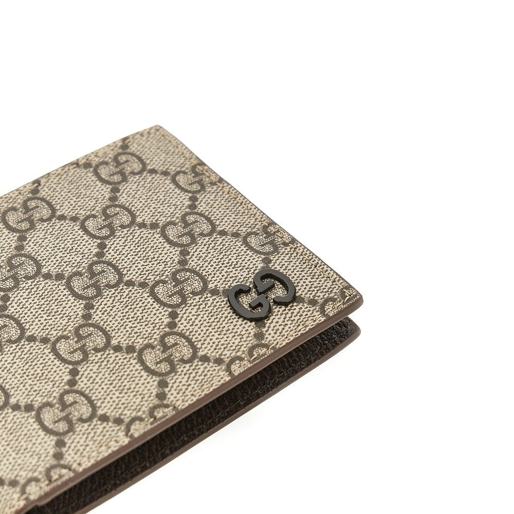 Portafoglio bi-fold con dettaglio GG smaltato