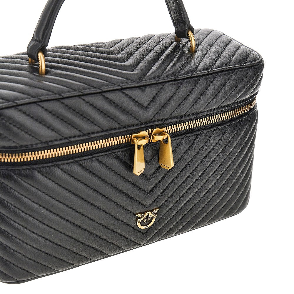 Beauty case in nappa chevron con tracolla